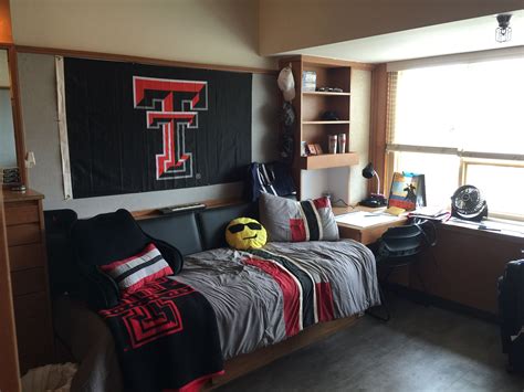 How a gay frat boy used his dorm decor to come out .